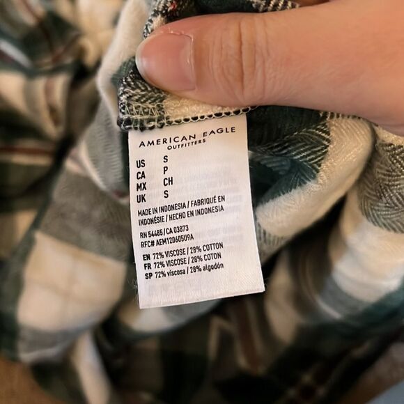 American eagle small plaid flannel - Picture 5 of 6